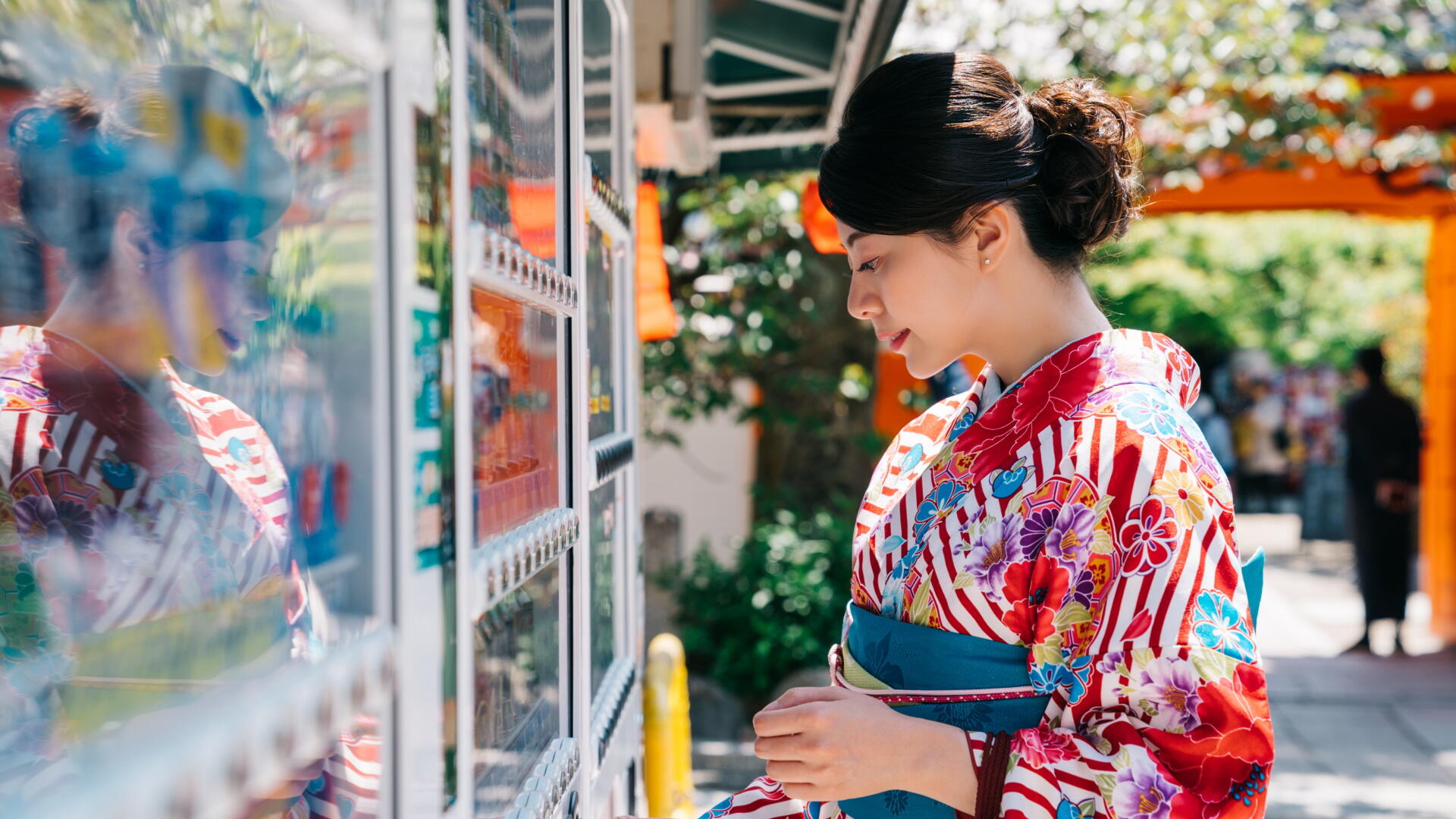 Hot or iced! Stay hydrated with vending machines. And more...